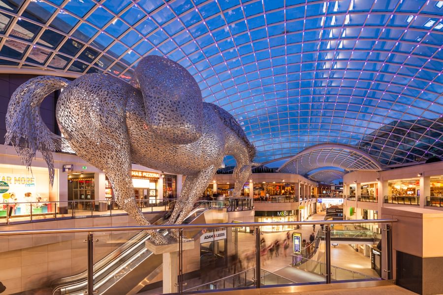 031 Tql Trinity Leeds Uk N83