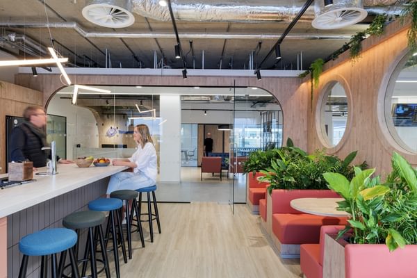 10 One Arlington Square Level 3 Office Teapoint Internal Lr3