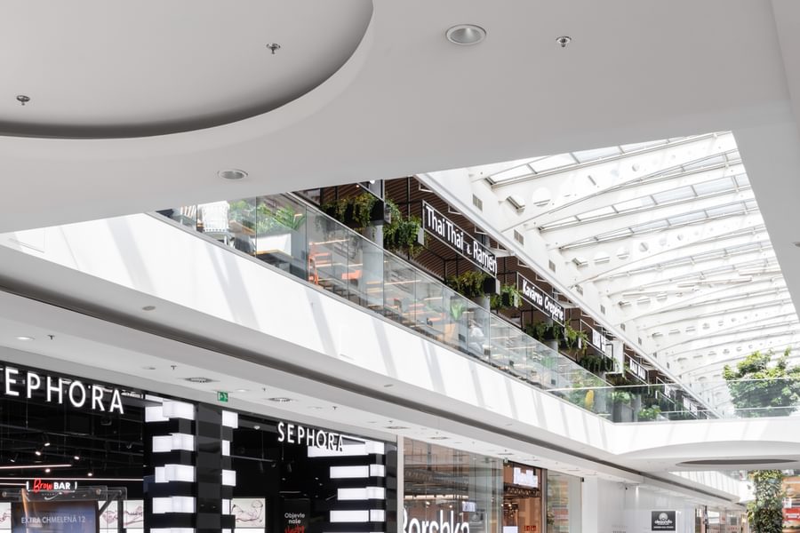 Food Court At Novy Smichov 16