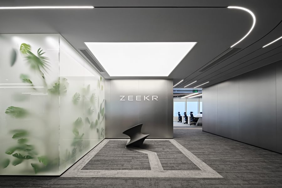 Zeekr 杭州望朝极氪总部办公室项目 Logo门厅3 Zen Glow1645 Custom